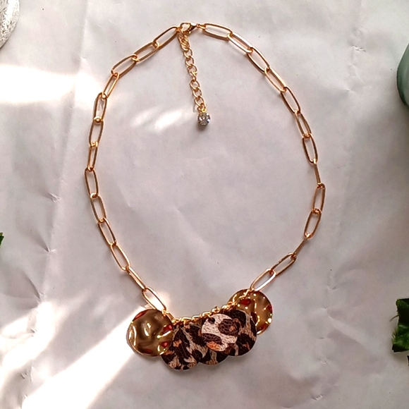 Gold Leopard Necklace/Earrings - Picture 4 of 4
